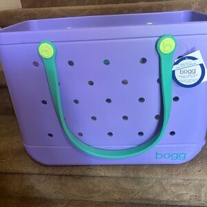 NWT LAVENDER MOJITO LARGE BOGG BAG